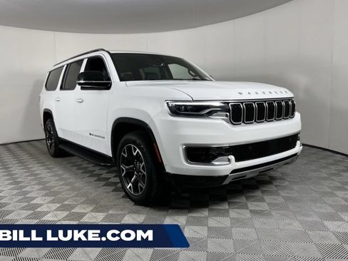 Used 2023 Jeep Wagoneer L Series III w/ Preferred Equipment Group AWD/4WD image 1