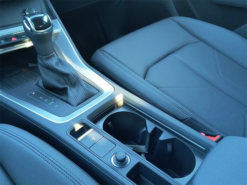New 2025 Audi Q3 2.0T Premium image 10