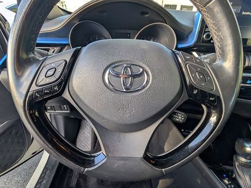 Used 2019 Toyota C-HR XLE image 35