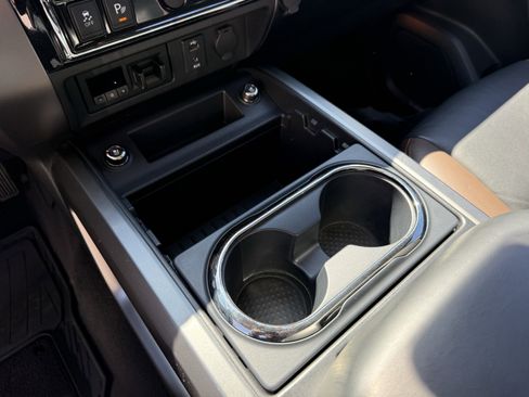 Used 2016 Nissan Titan Platinum Reserve image 24