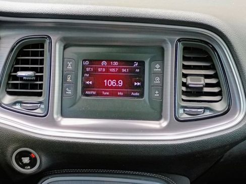 Used 2017 Dodge Challenger SXT RWD image 42