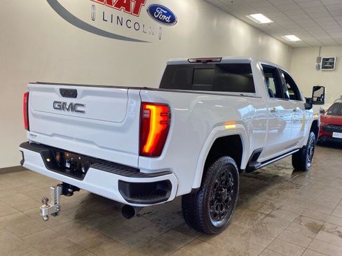 Used 2024 GMC Sierra 3500 Denali Ultimate AWD/4WD image 7
