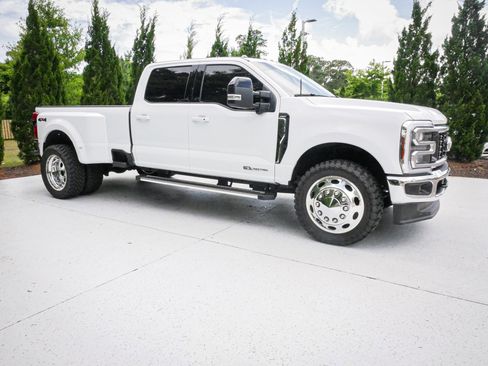Used 2024 Ford F350 Lariat AWD/4WD image 11