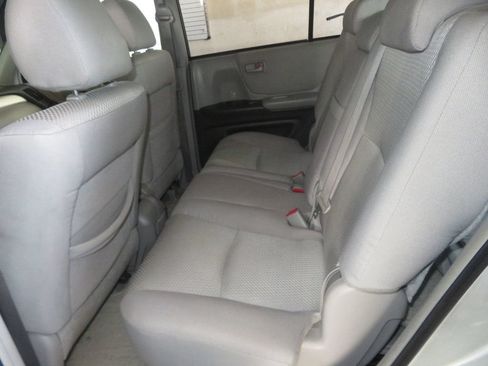 Used 2004 Toyota Highlander 4WD V6 image 18