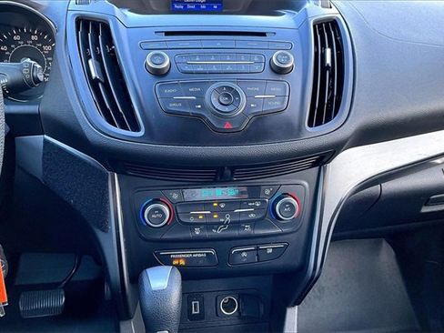 Used 2017 Ford Escape SE image 24