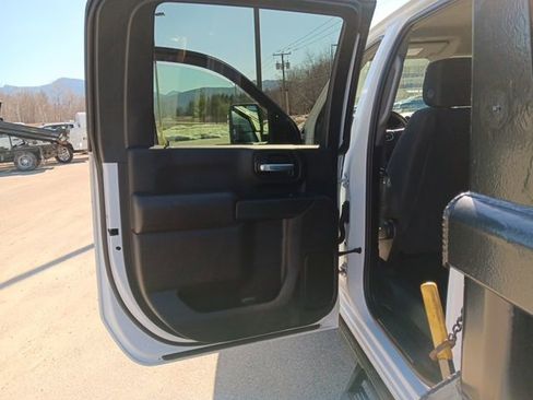 Used 2024 GMC Sierra 3500 Pro w/ Convenience Package image 34