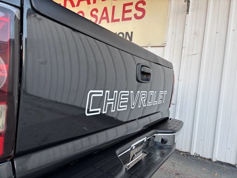 Used 2004 Chevrolet Silverado 1500 2WD Regular Cab image 16