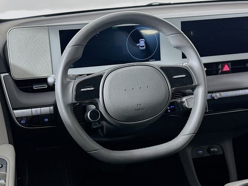 Used 2024 Hyundai Ioniq 5 SE image 18