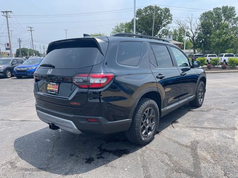 New 2025 Honda Pilot TrailSport image 6