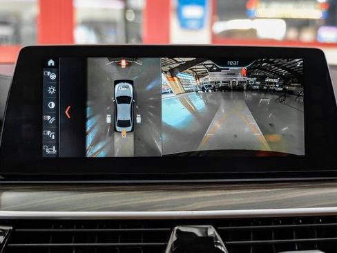 Used 2018 BMW 540i image 24