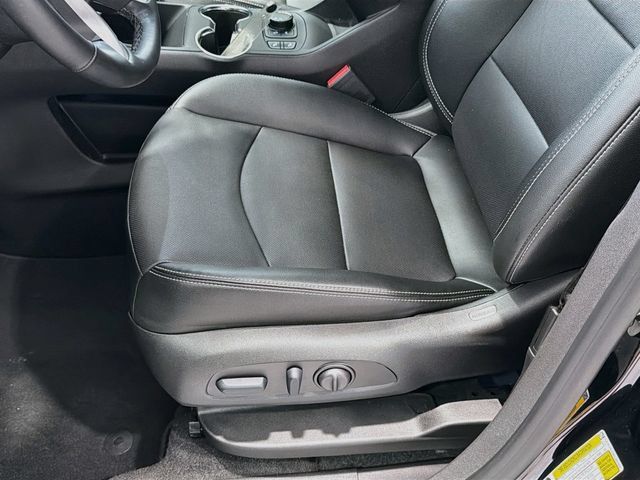 Used 2024 GMC Terrain SLT FWD image 17