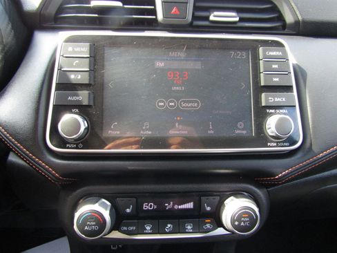 Used 2020 Nissan Versa SR w/ Convenience Package image 9