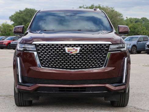 Used 2023 Cadillac Escalade Luxury AWD/4WD image 2