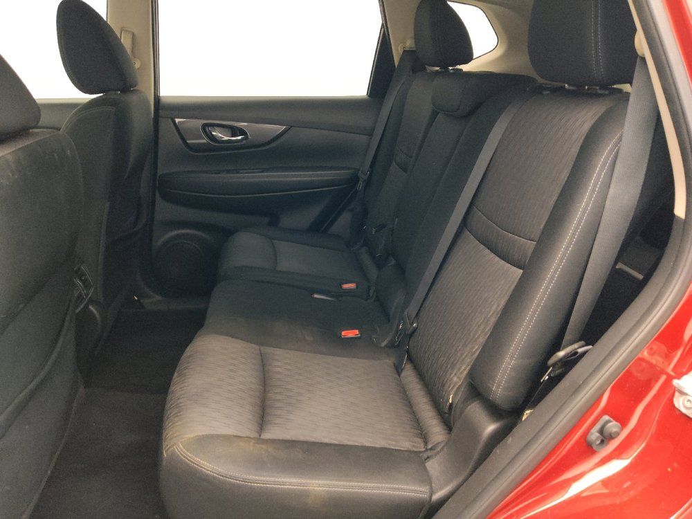 Used 2017 Nissan Rogue SV FWD image 18