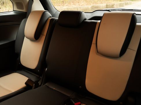 Used 2025 Honda Odyssey Elite image 19