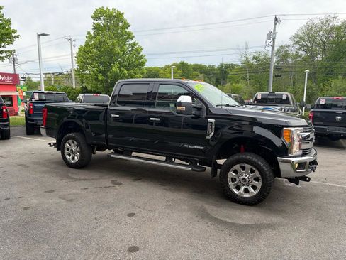 Used 2017 Ford F250 Lariat w/ Chrome Package AWD/4WD image 5