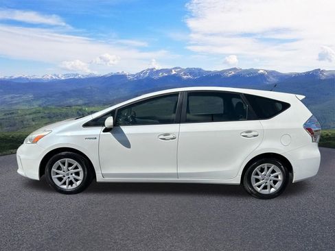Used 2012 Toyota Prius V Two image 2