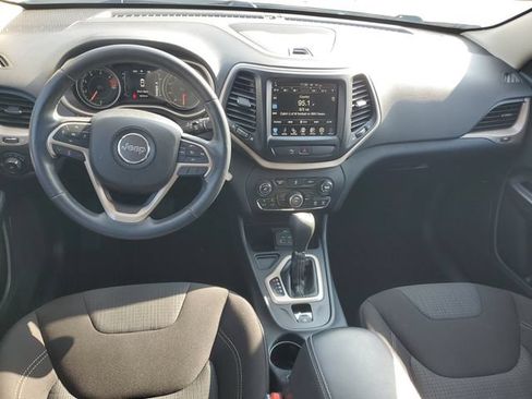 Used 2016 Jeep Cherokee Latitude w/ Safety/Convenience Group FWD image 11
