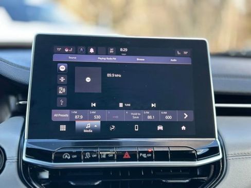 Used 2024 Jeep Compass Limited w/ Sun and Sound Group image 15