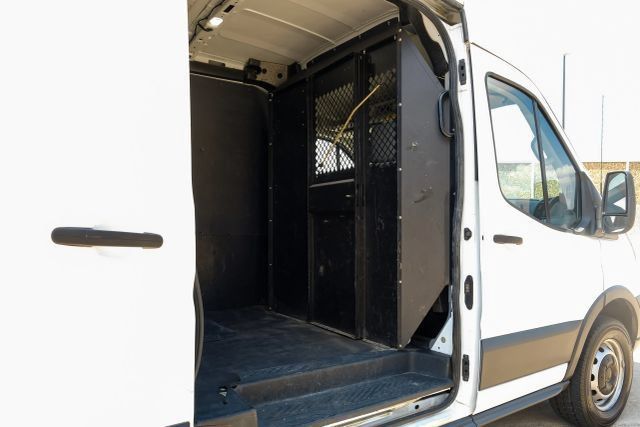 Used 2018 Ford Transit 250 130 Medium Roof RWD image 38