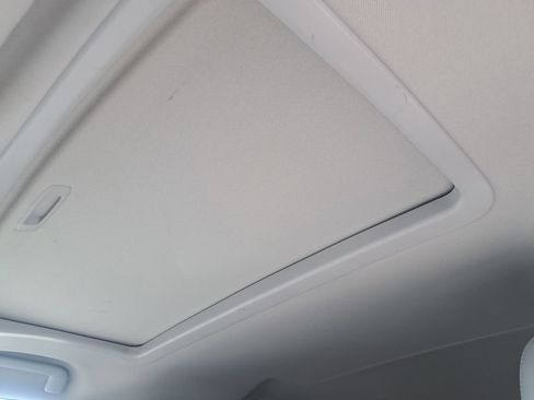 Used 2020 Toyota Sienna Limited image 17