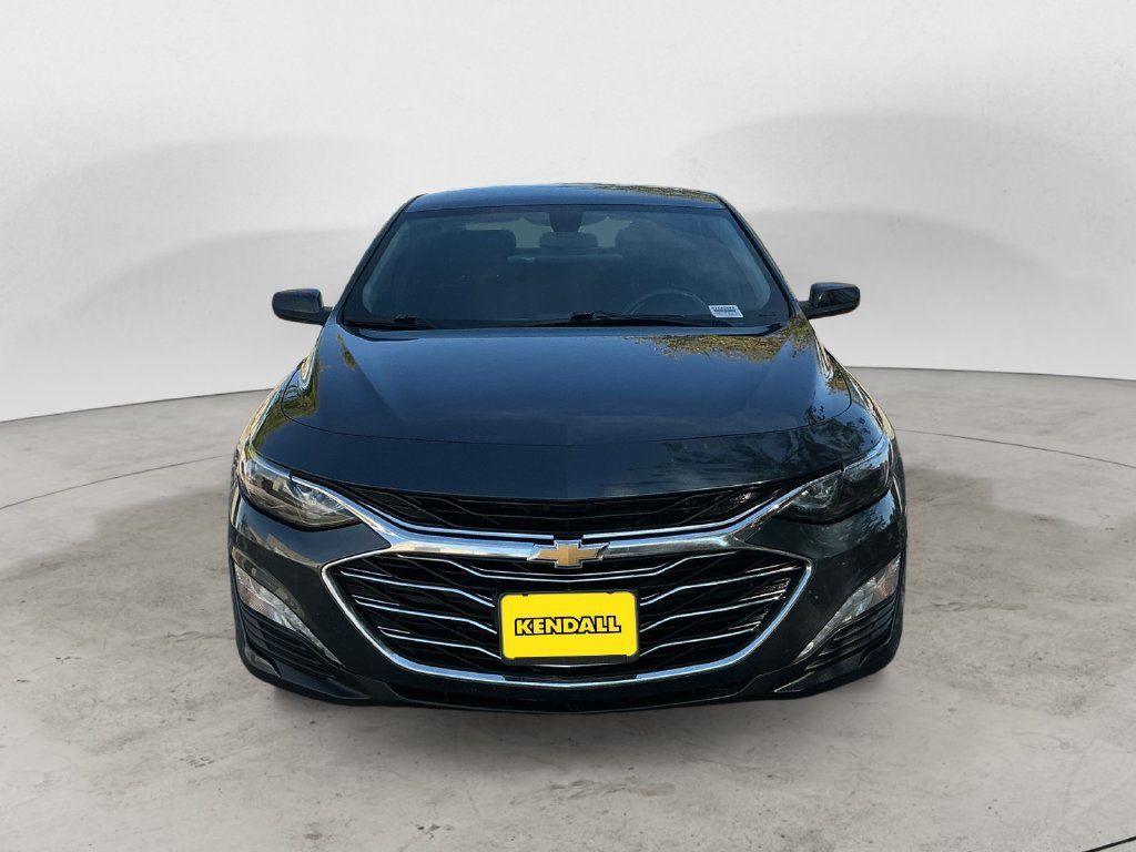 Used 2021 Chevrolet Malibu LT FWD image 3
