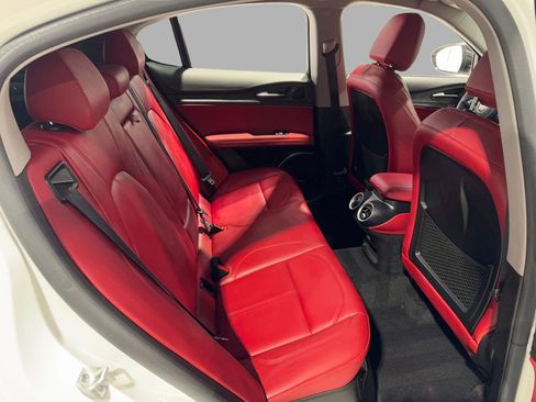 Used 2020 Alfa Romeo Stelvio w/ Nero Edizione image 32