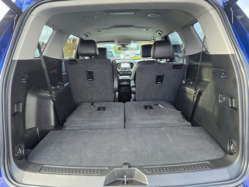 Used 2023 GMC Acadia SLT image 29