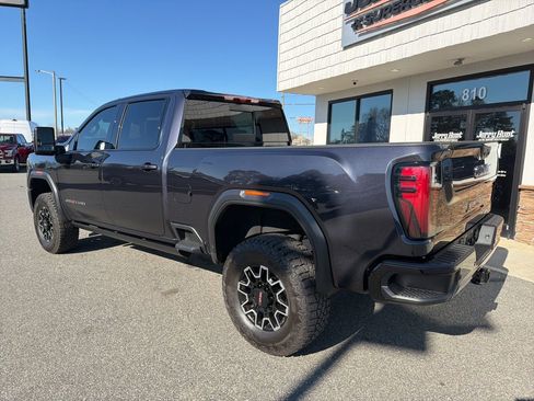 Used 2025 GMC Sierra 2500 AT4X image 5
