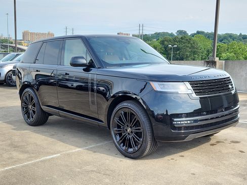 New 2025 Land Rover Range Rover SE image 10