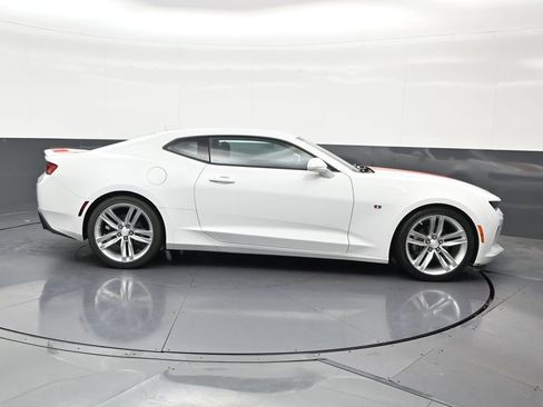 Used 2016 Chevrolet Camaro LT RWD image 7