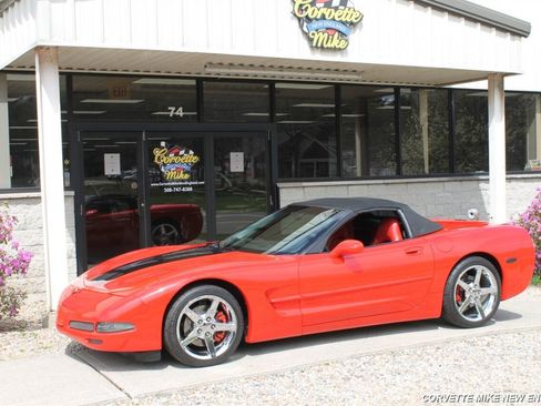 Used 2001 Chevrolet Corvette Convertible w/ Preferred Equipment Group2 RWD image 2