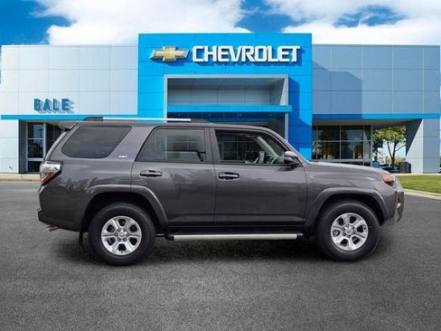 Used 2023 Toyota 4Runner SR5 Premium w/ Moonroof Package RWD image 2