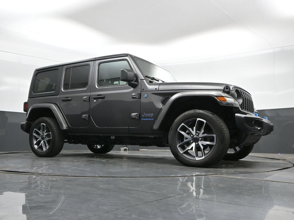 Used 2024 Jeep Wrangler Unlimited AWD/4WD image 42