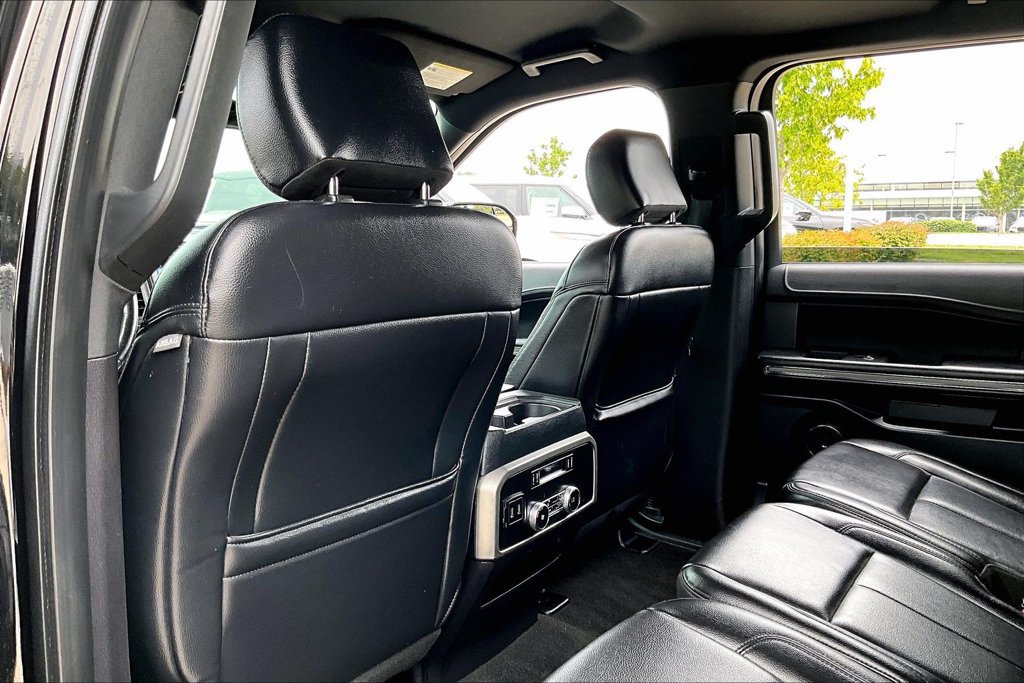 Used 2019 Ford Expedition XLT w/ Equipment Group 201A AWD/4WD image 30