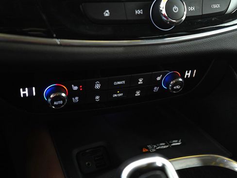 Used 2020 Buick Enclave Avenir w/ Avenir Technology Package image 24