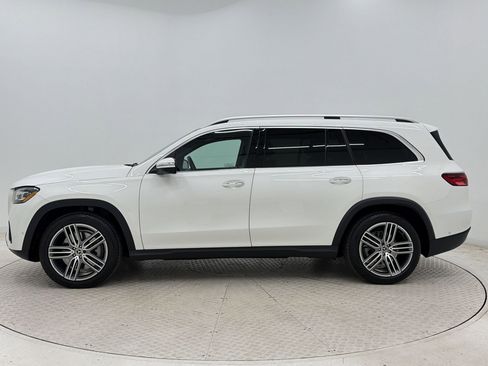 Used 2025 Mercedes-Benz GLS 450 4MATIC image 2