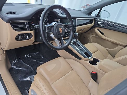 Used 2019 Porsche Macan image 16