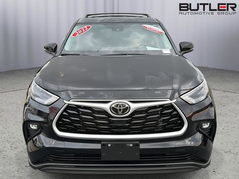 Certified 2024 Toyota Highlander LE AWD/4WD image 9