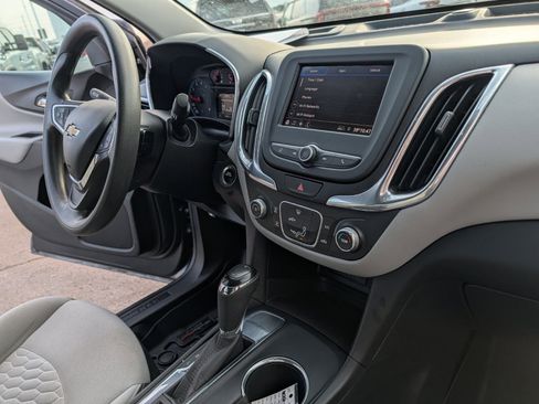 Used 2020 Chevrolet Equinox LS image 21