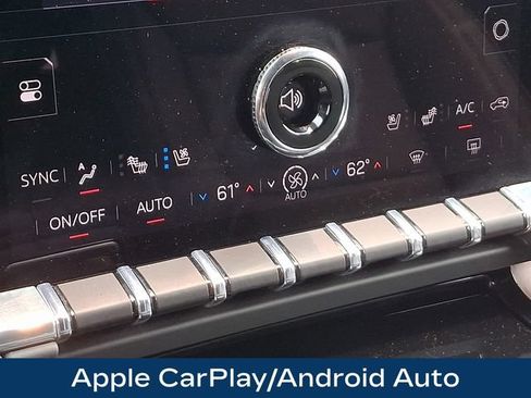 Used 2025 GMC Yukon XL Denali AWD/4WD image 14