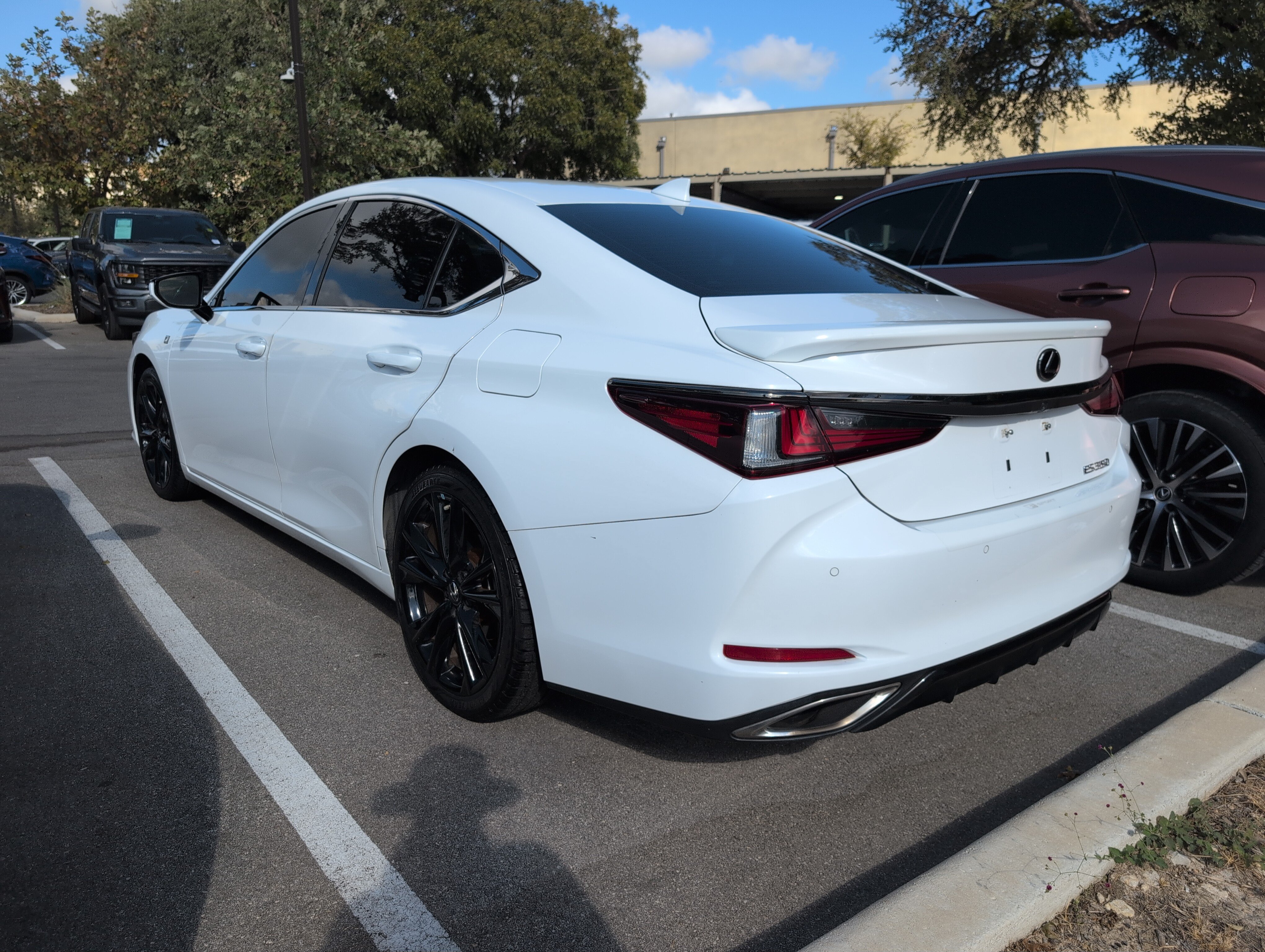 Certified 2022 Lexus ES 350 F Sport FWD image 4