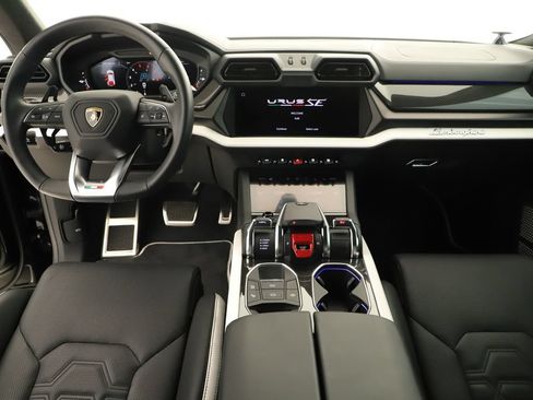 Used 2025 Lamborghini Urus SE AWD/4WD image 18