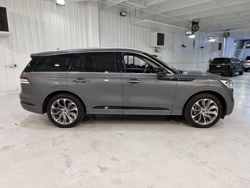 Used 2022 Lincoln Aviator Grand Touring w/ Equipment Group 301A image 6