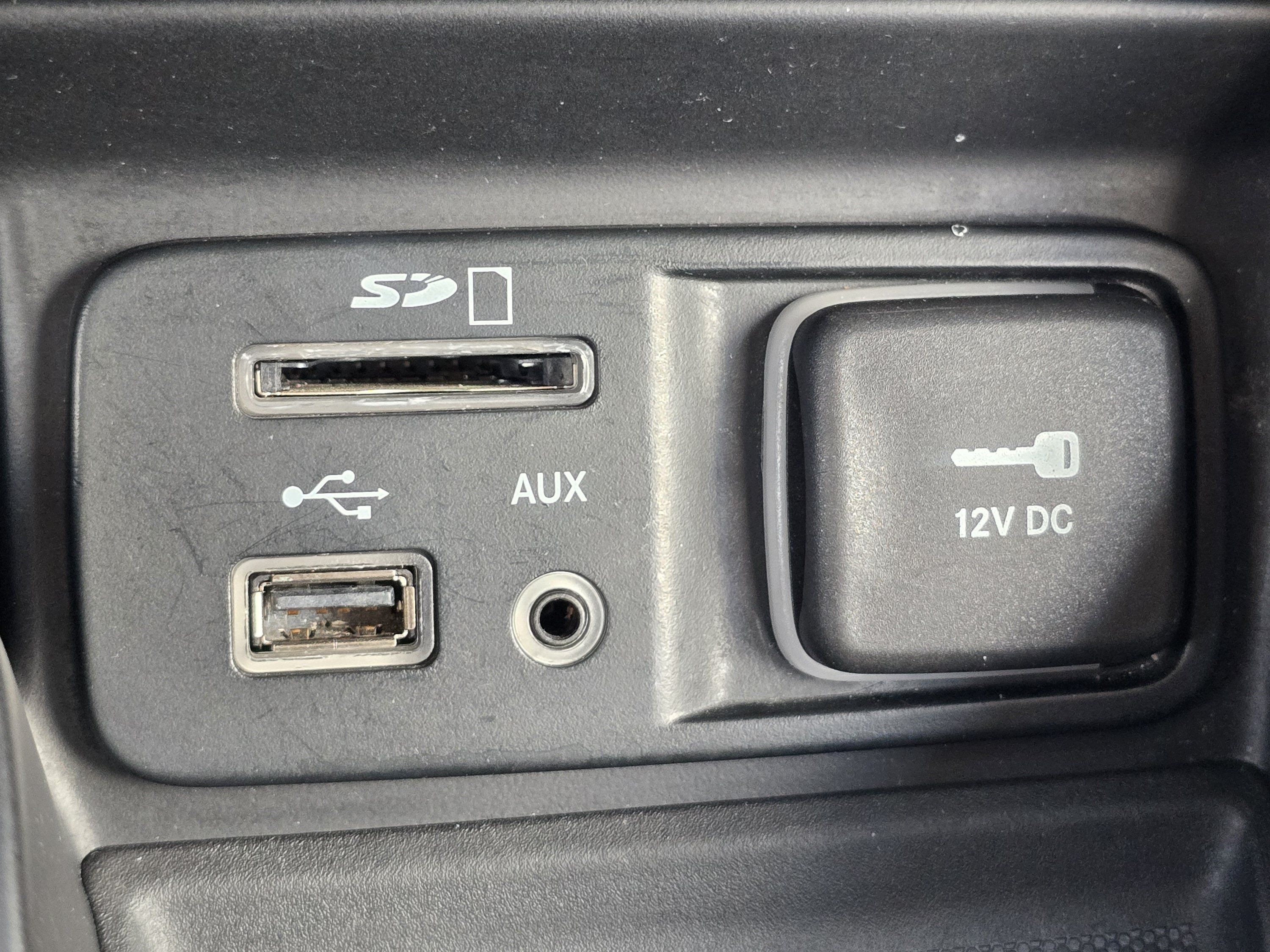 Used 2015 Jeep Cherokee Sport w/ Cold Weather Group AWD/4WD image 11