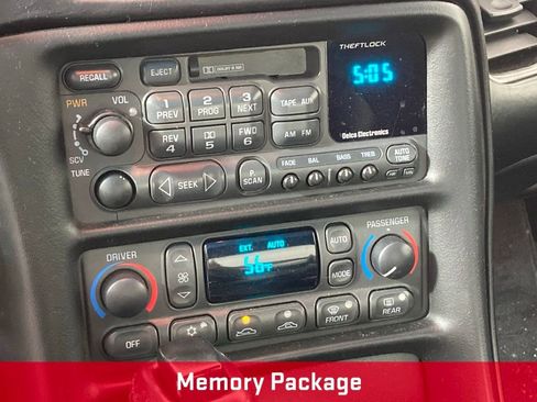 Used 2000 Chevrolet Corvette Coupe w/ Performance Handling Pkg image 2