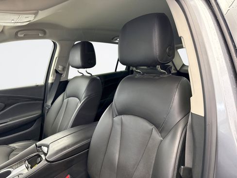 Used 2020 Buick Envision Essence image 9