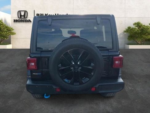 Used 2023 Jeep Wrangler Unlimited Sahara w/ Cold Weather Group image 11