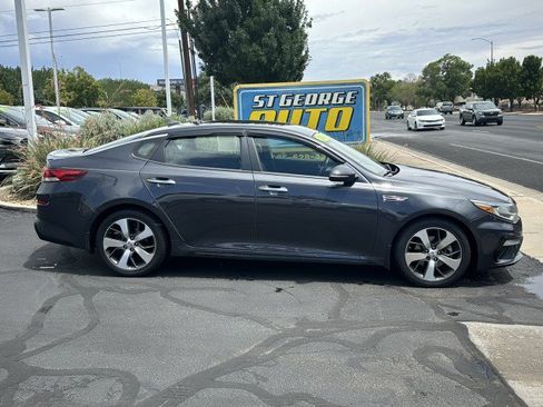 Used 2019 Kia Optima S FWD image 2