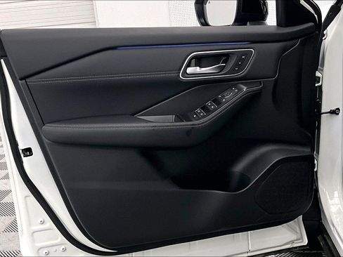 New 2025 Nissan Rogue Platinum w/ Tech Package AWD/4WD image 63